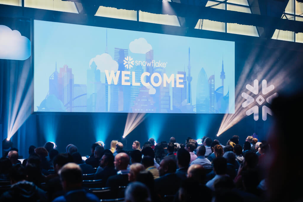 SNOWFLAKE&nbsp;<div>DATA CLOUD WORLD TOUR</div>